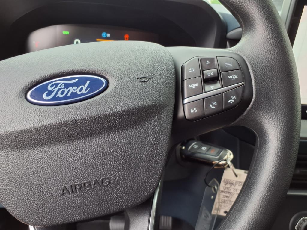 Vehicle image 11 of 19