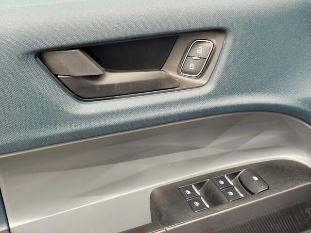 Vehicle image 10 of 20