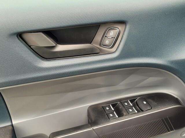 Vehicle image 10 of 20