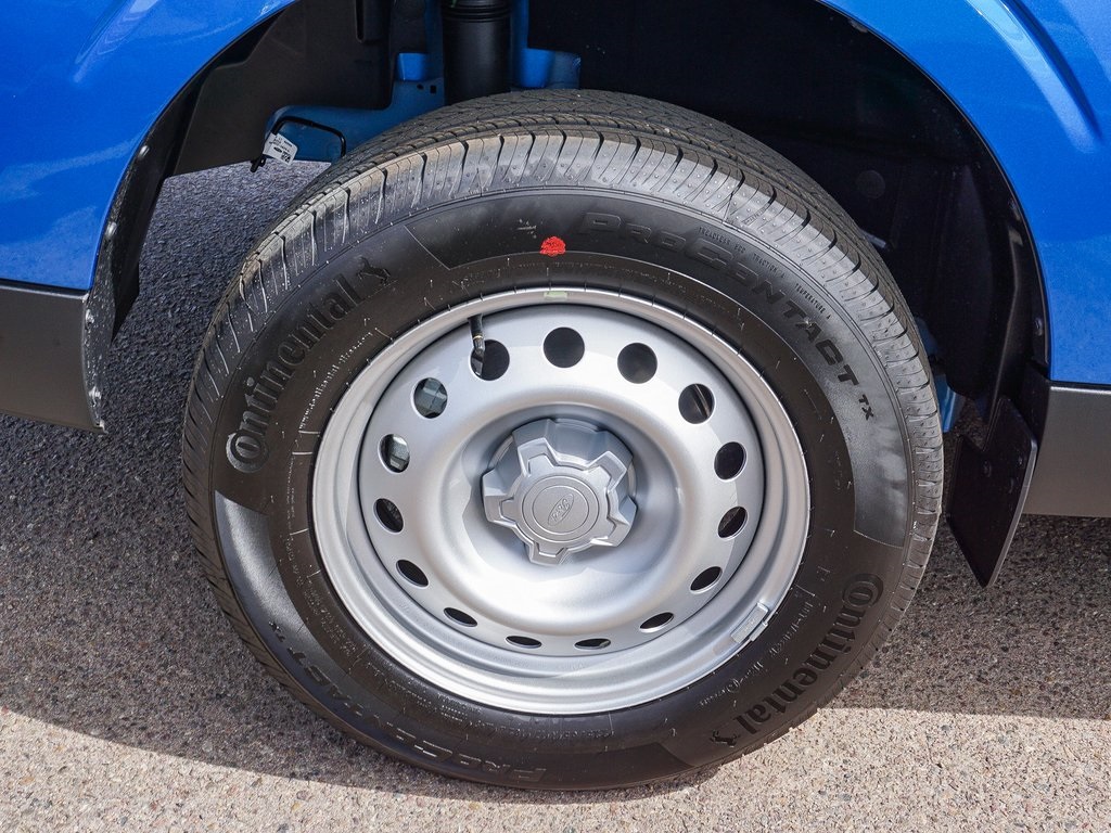 Vehicle image 18 of 50