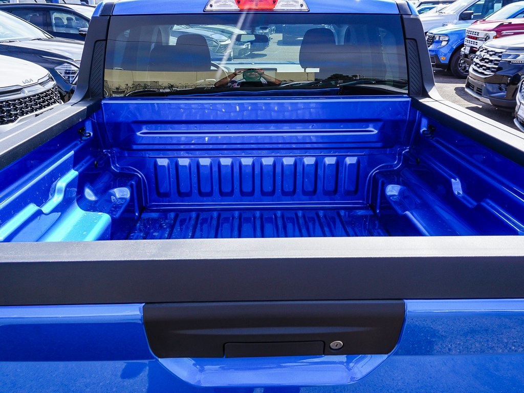 Vehicle image 32 of 50