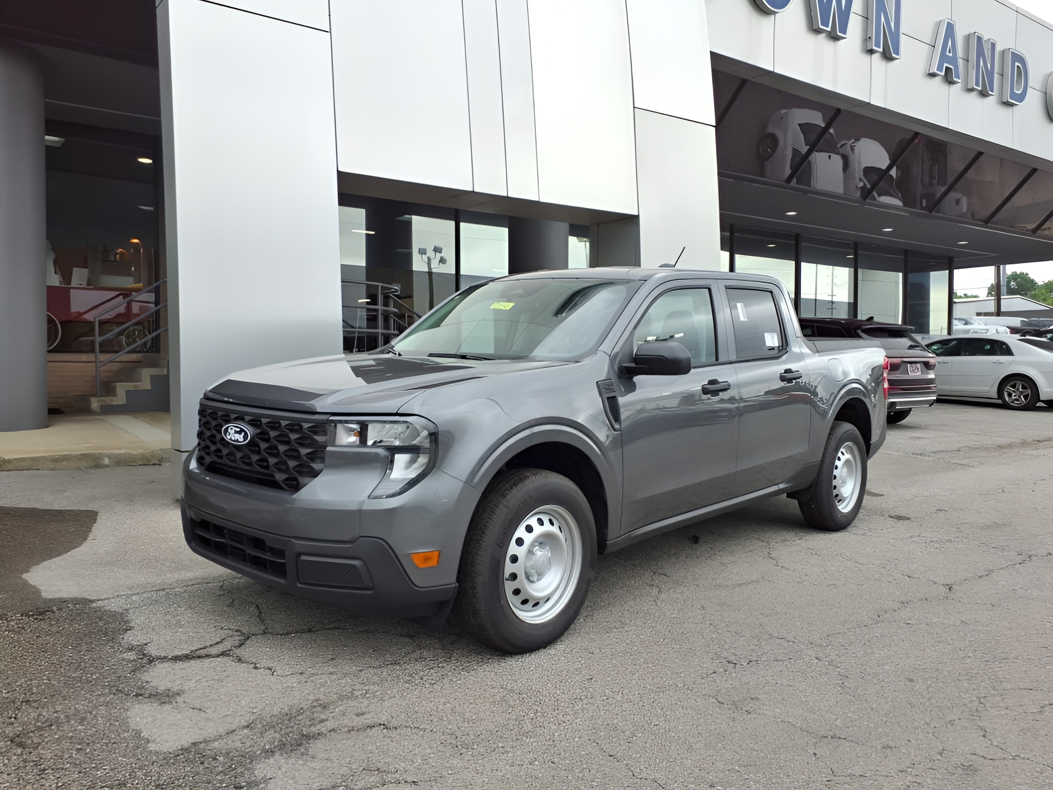 Vehicle image 16 of 18