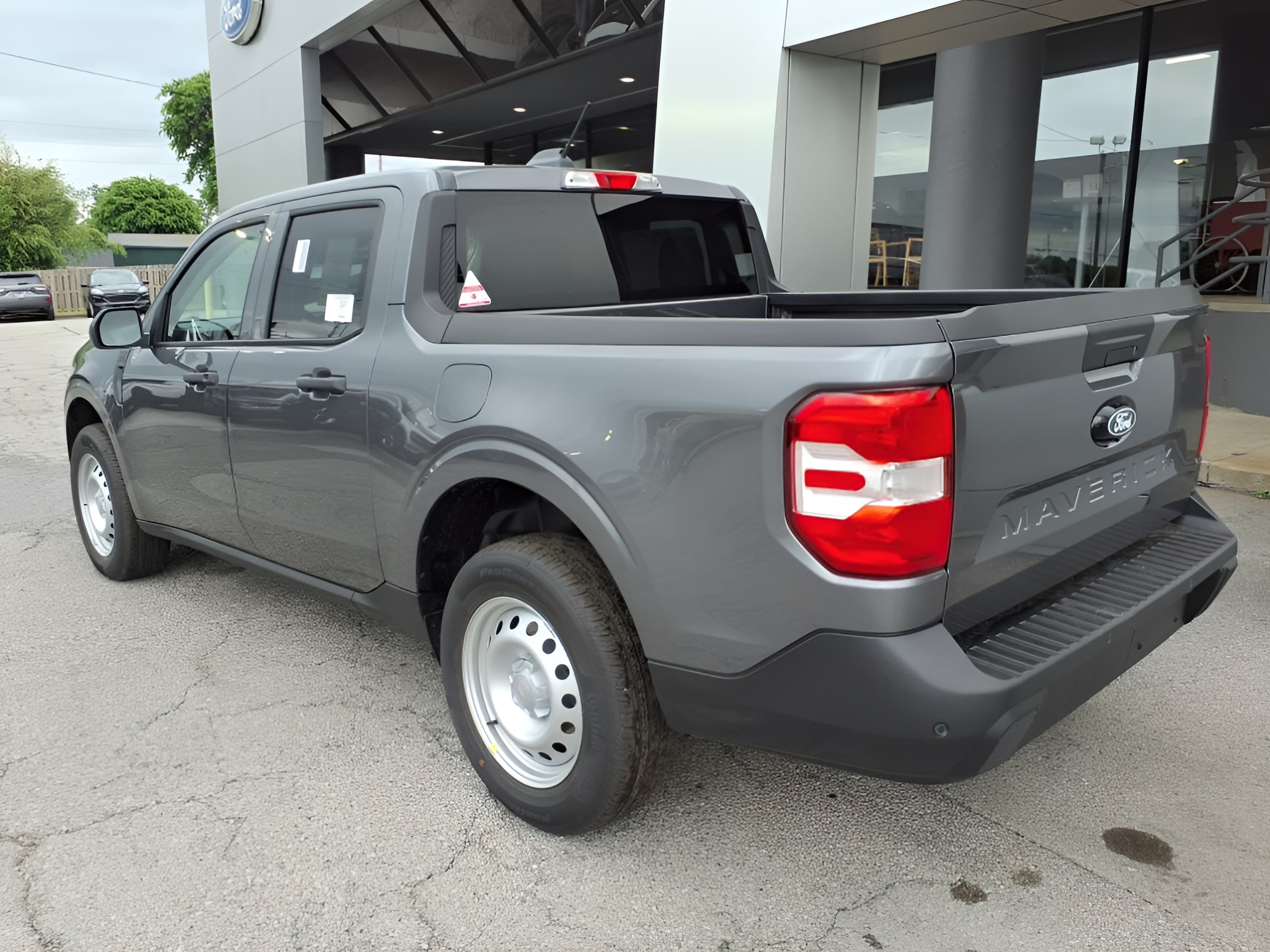 Vehicle image 17 of 18