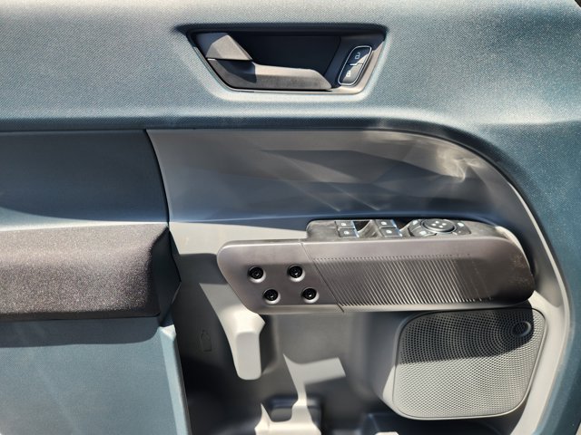 Vehicle image 15 of 21