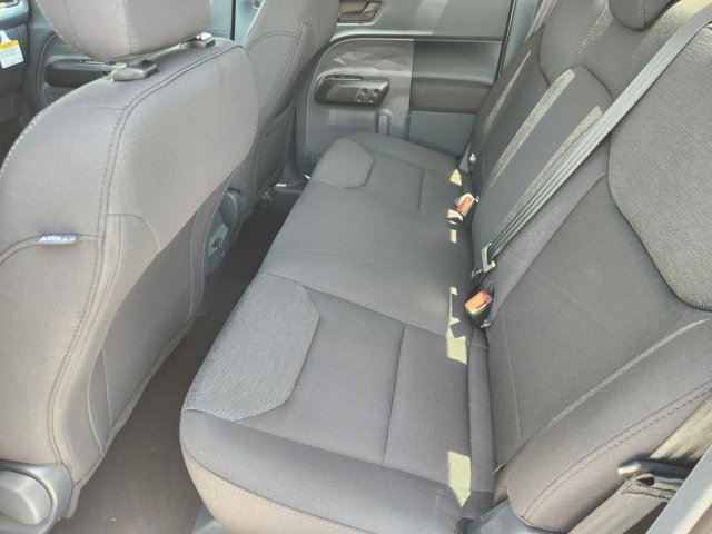 Vehicle image 19 of 21