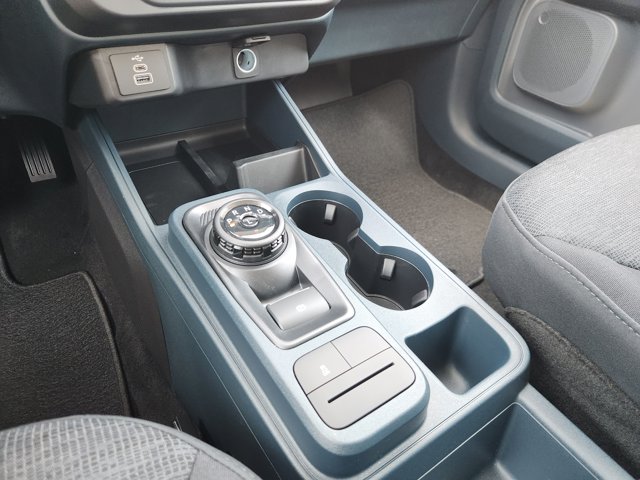 Vehicle image 14 of 21