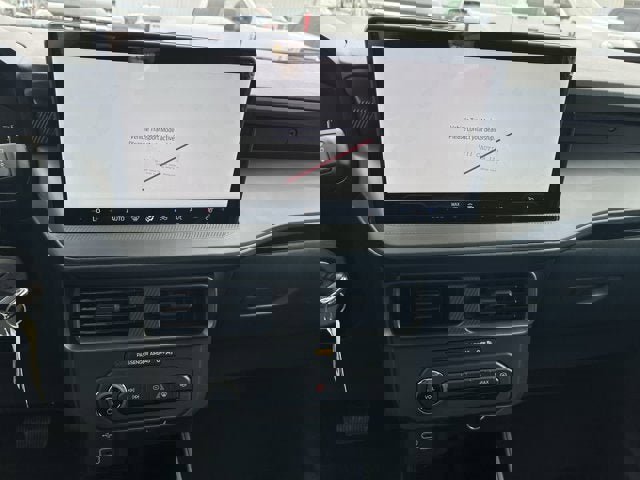Vehicle image 11 of 13
