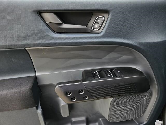Vehicle image 12 of 20