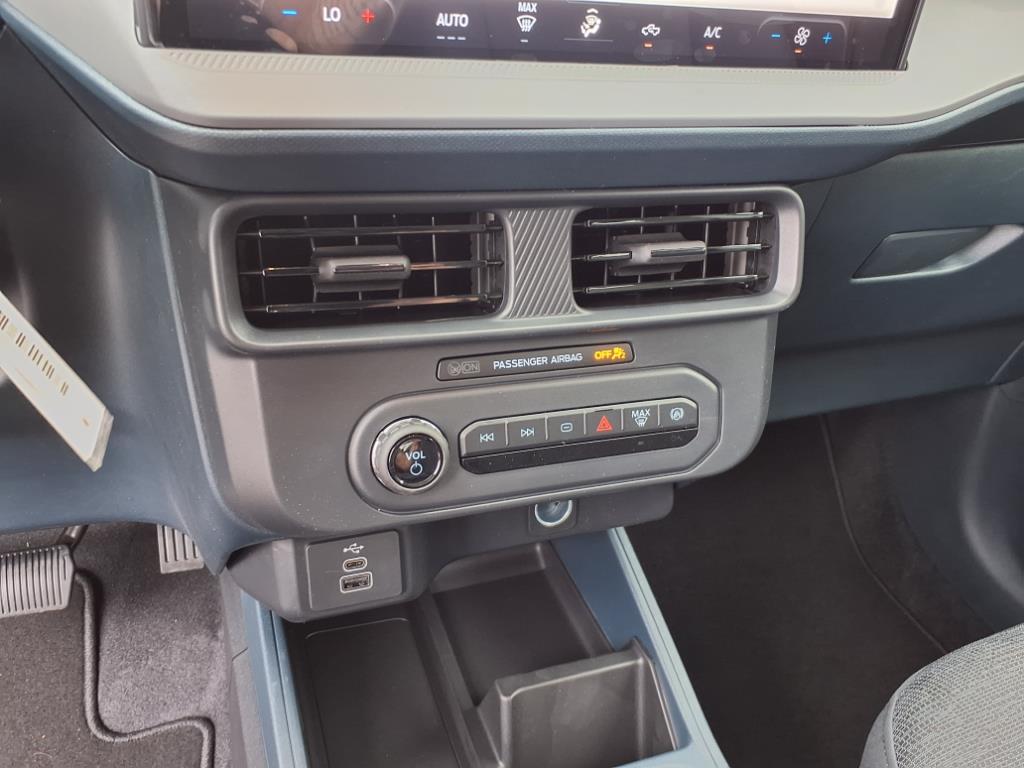 Vehicle image 14 of 20