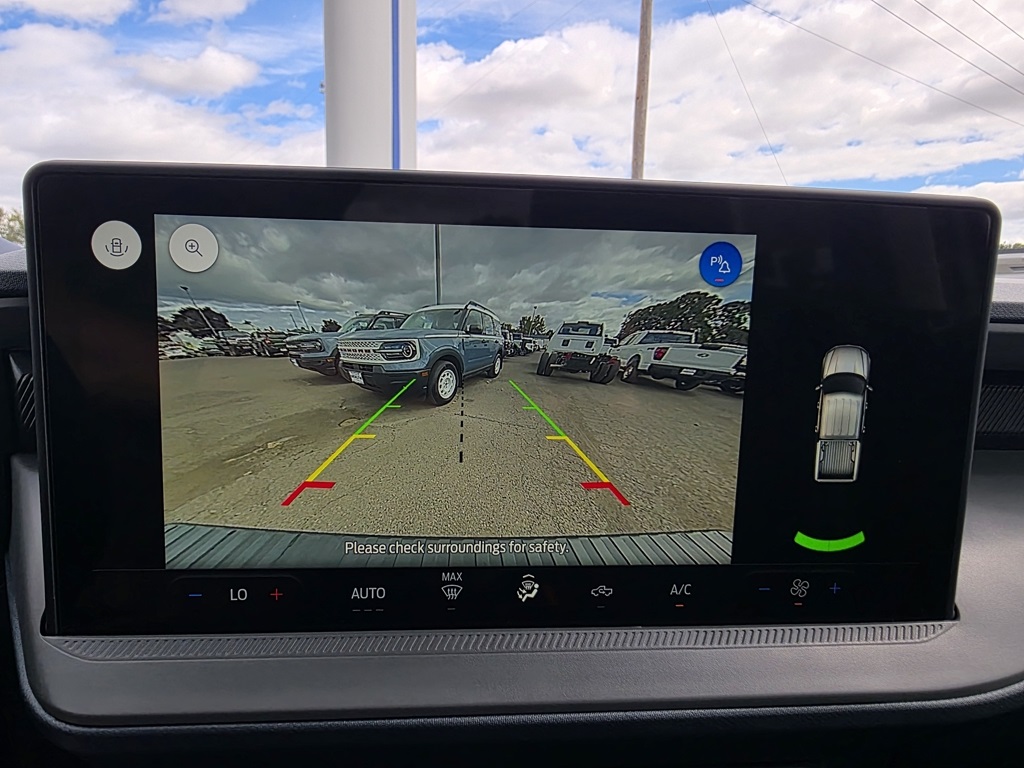 Vehicle image 25 of 29