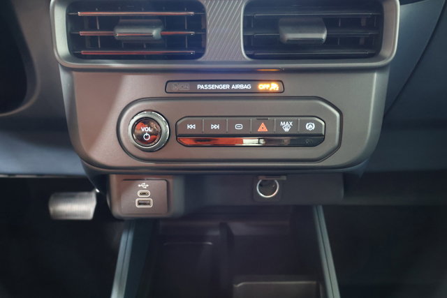 Vehicle image 24 of 31