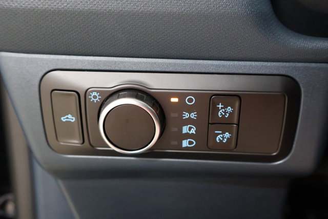 Vehicle image 22 of 31