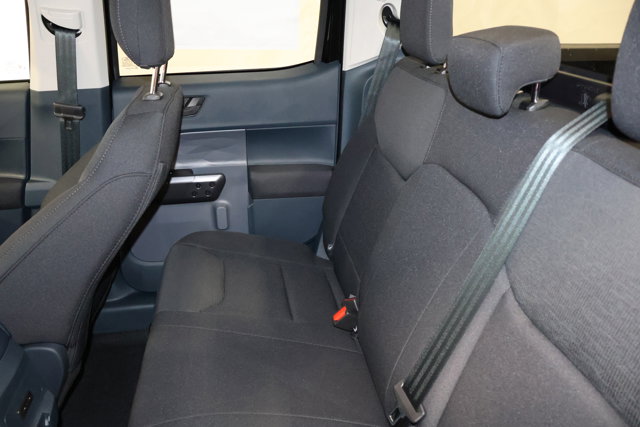 Vehicle image 13 of 31