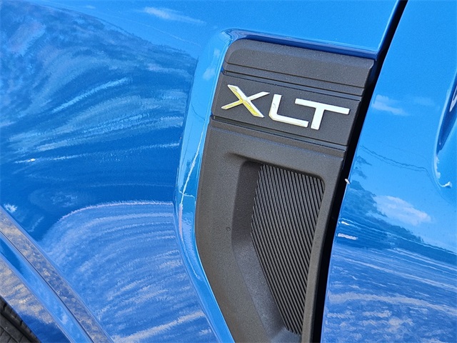 Vehicle image 13 of 15