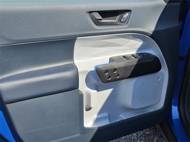 Vehicle image 12 of 15