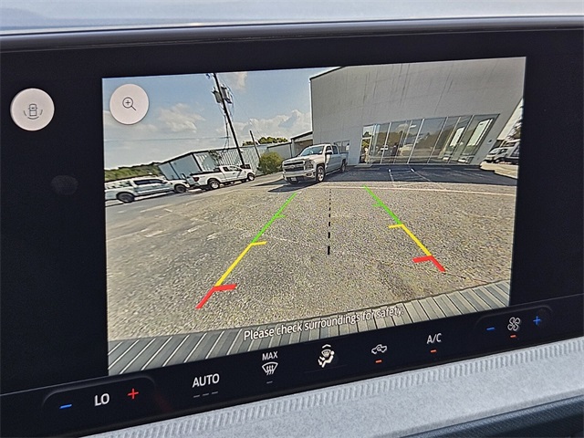 Vehicle image 11 of 15