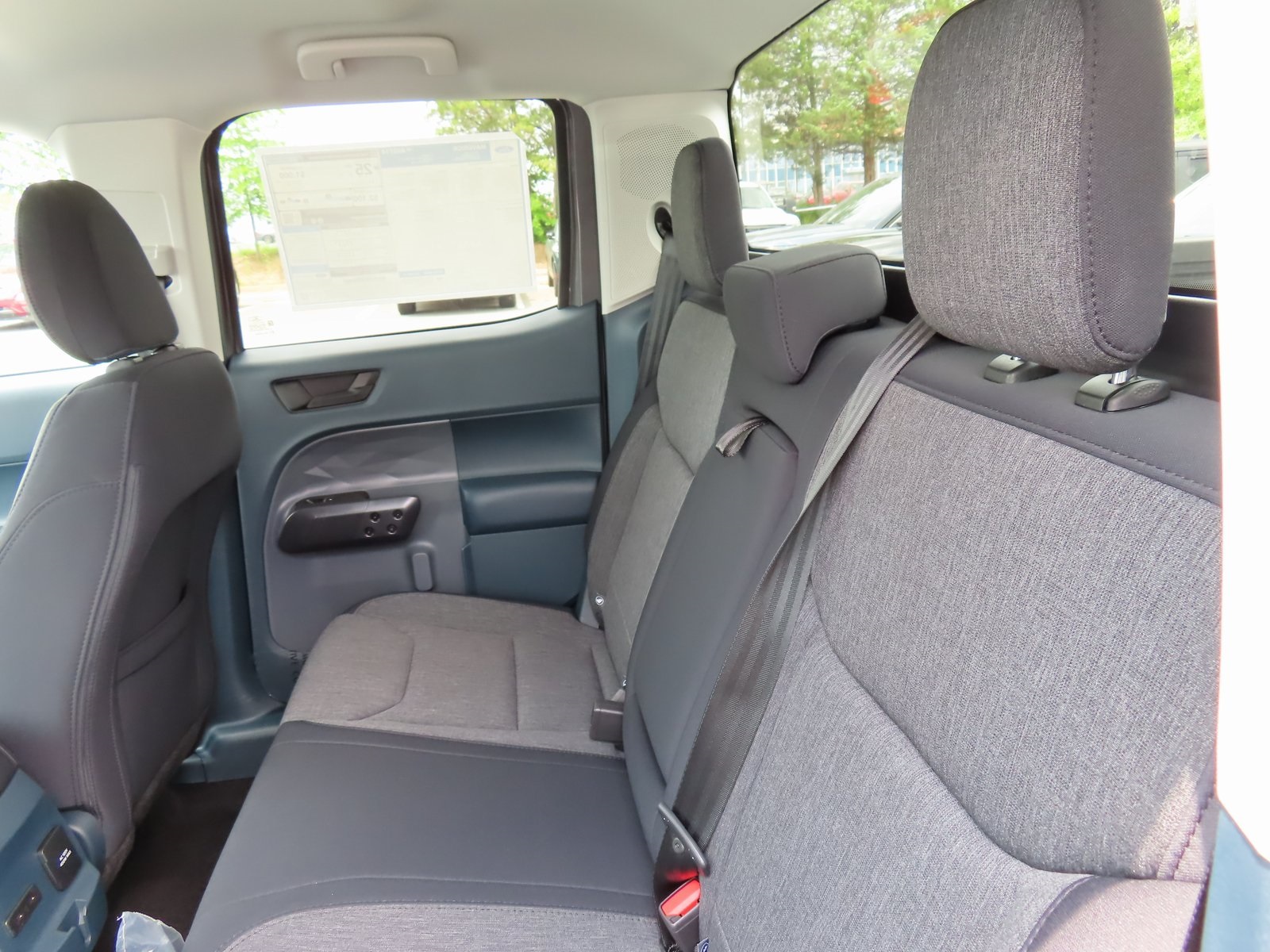 Vehicle image 23 of 39