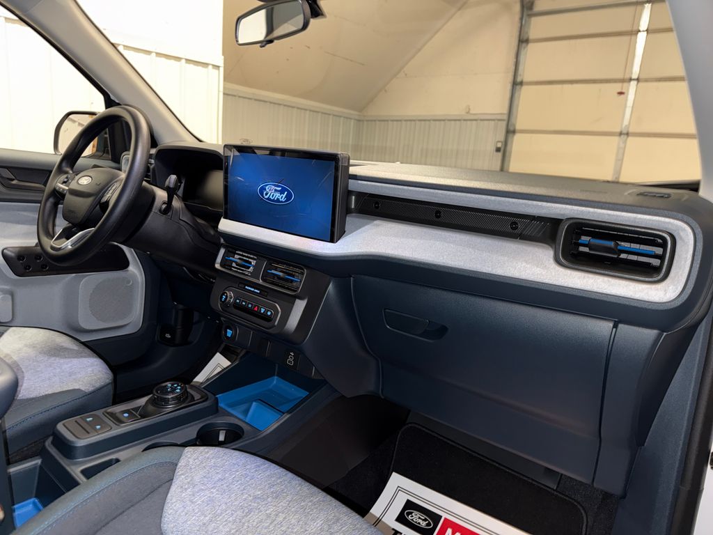 2025 Ford Maverick XLT Image 16 of 25