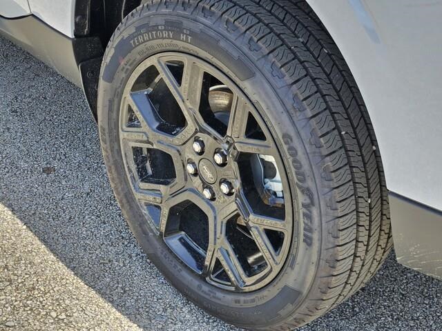 Vehicle image 5 of 21