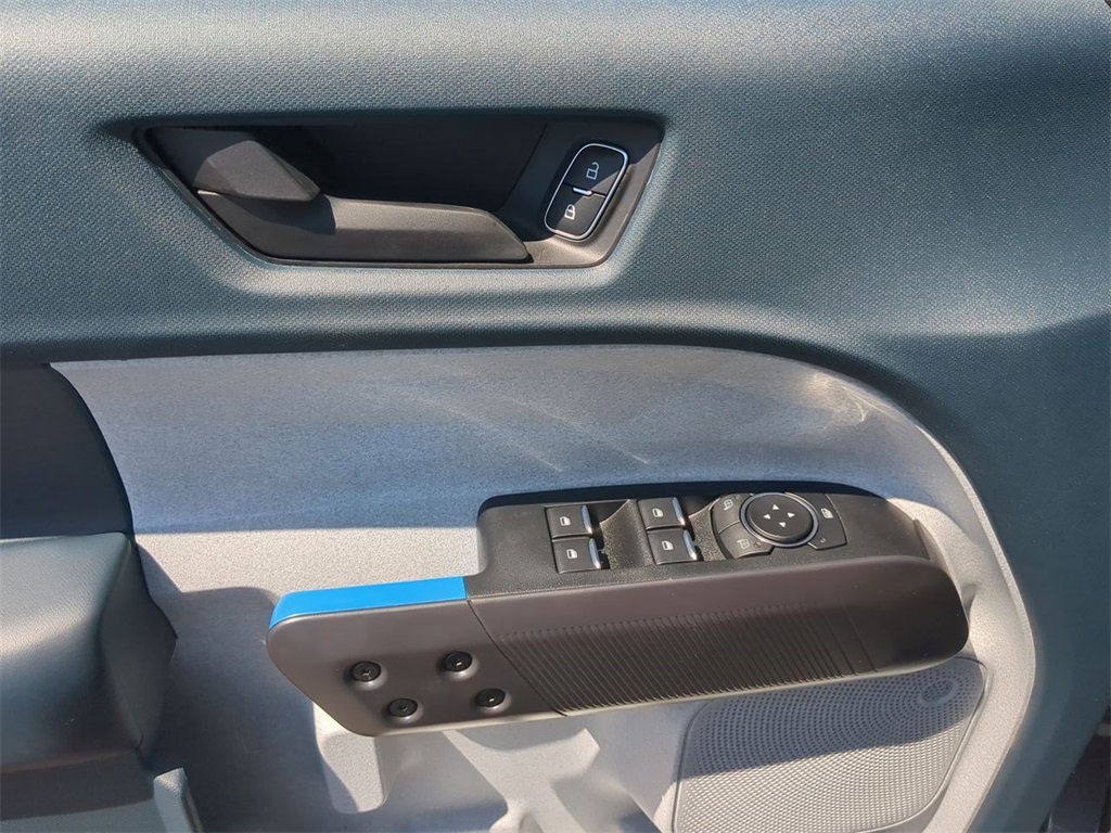 Vehicle image 26 of 31