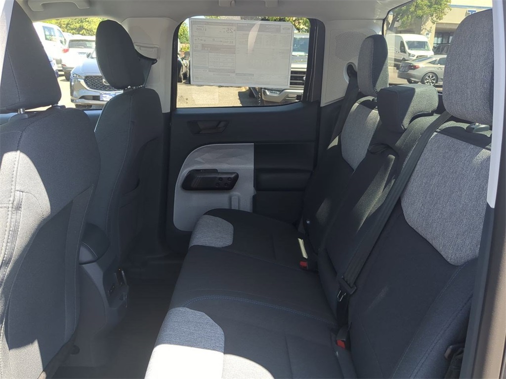 Vehicle image 14 of 31
