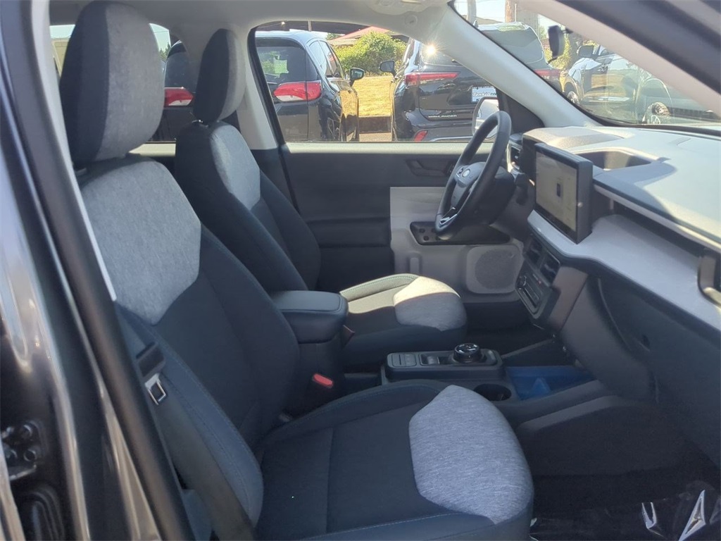Vehicle image 13 of 31