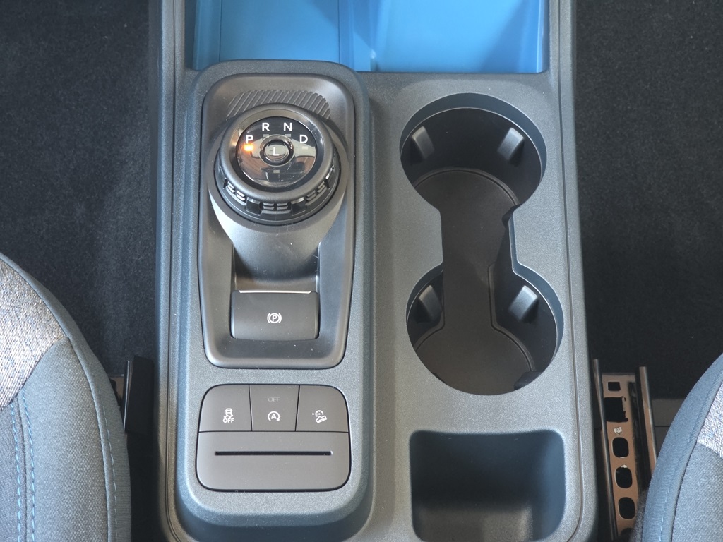 Vehicle image 27 of 32