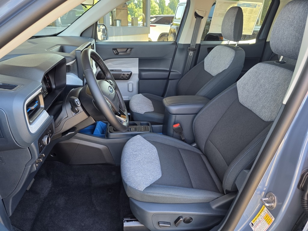 Vehicle image 18 of 32
