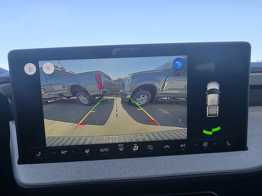 Vehicle image 25 of 32