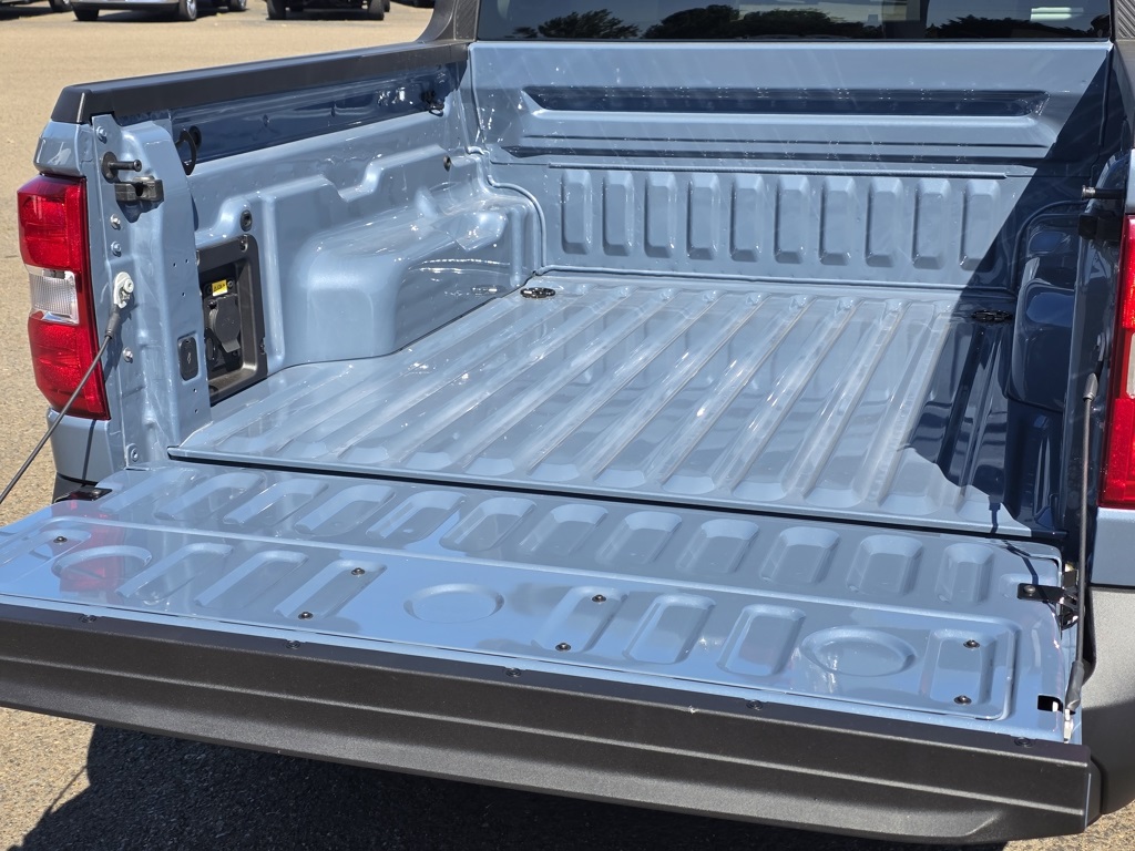 Vehicle image 14 of 32