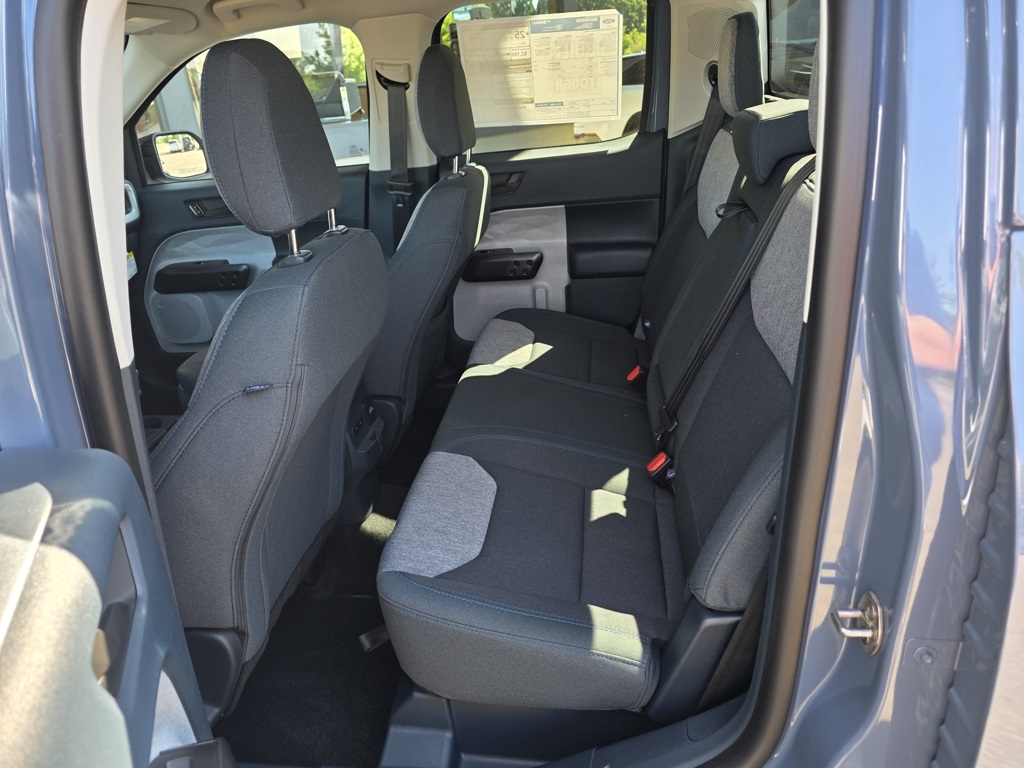 Vehicle image 17 of 32