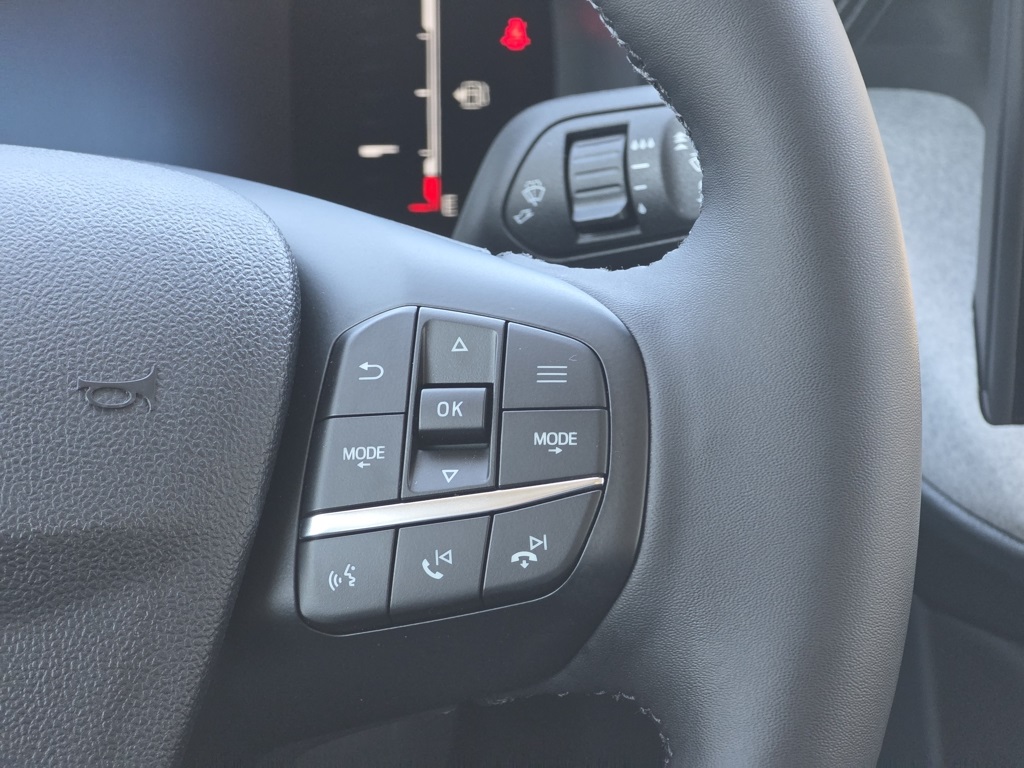 Vehicle image 27 of 30
