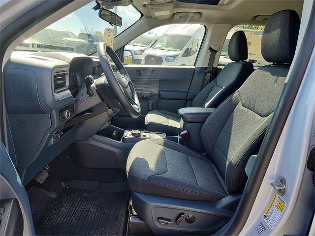 Vehicle image 6 of 10
