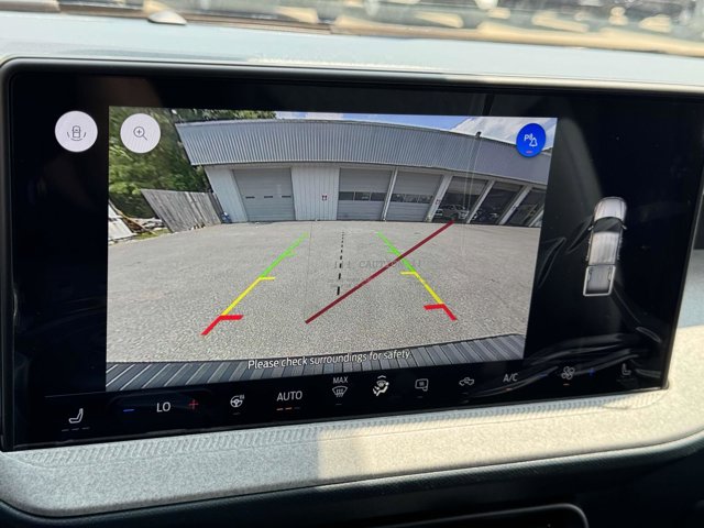 Vehicle image 10 of 27