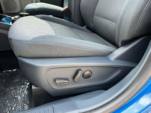 Vehicle image 23 of 27