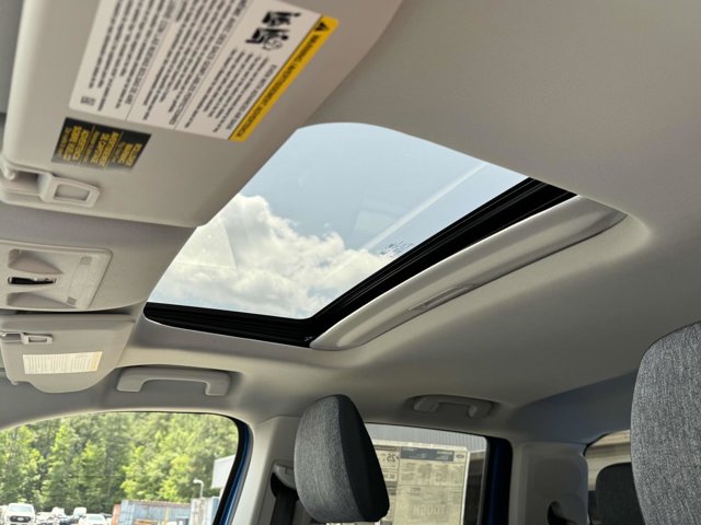 Vehicle image 25 of 27