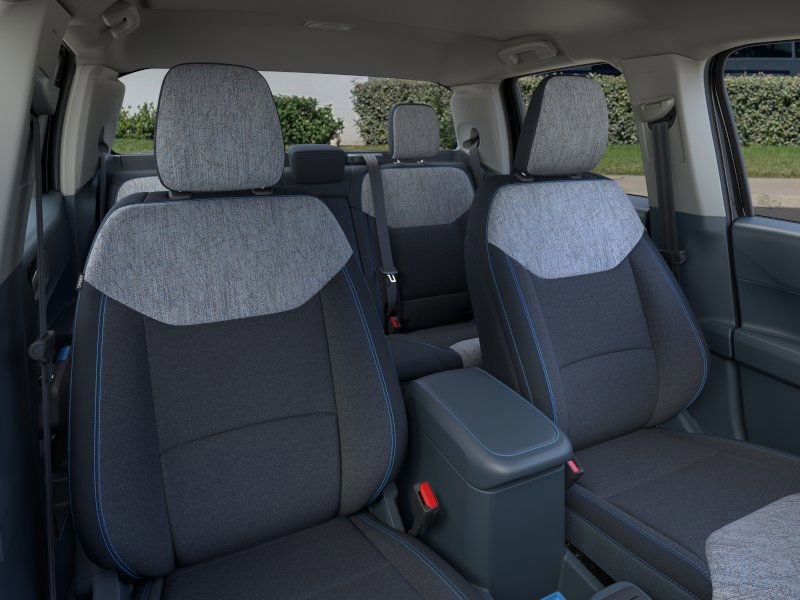 Vehicle image 11 of 24