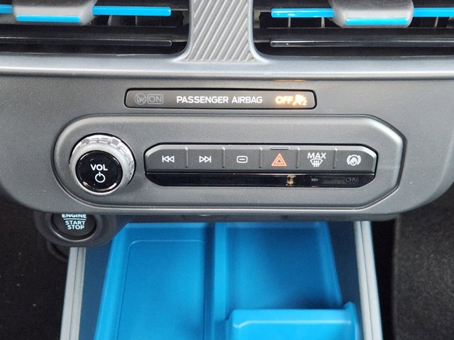 Vehicle image 14 of 22