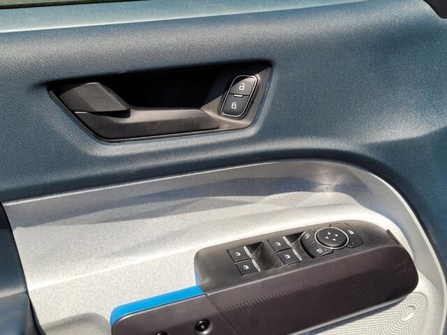 Vehicle image 10 of 22