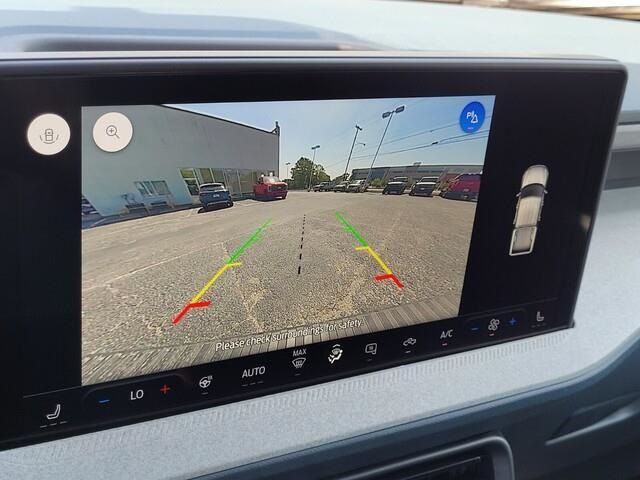 Vehicle image 20 of 22