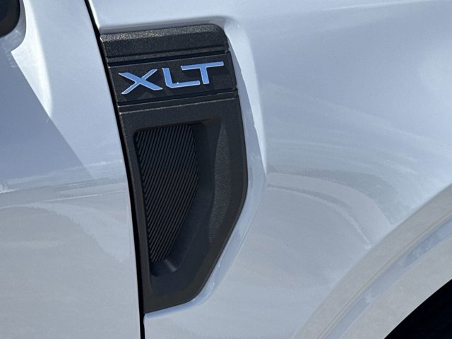 Vehicle image 40 of 64