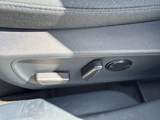 Vehicle image 51 of 64