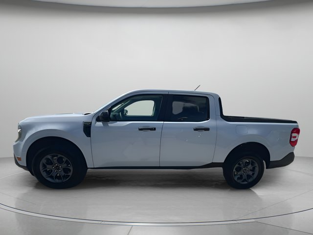 Vehicle image 32 of 64