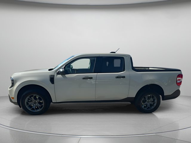 Vehicle image 33 of 64