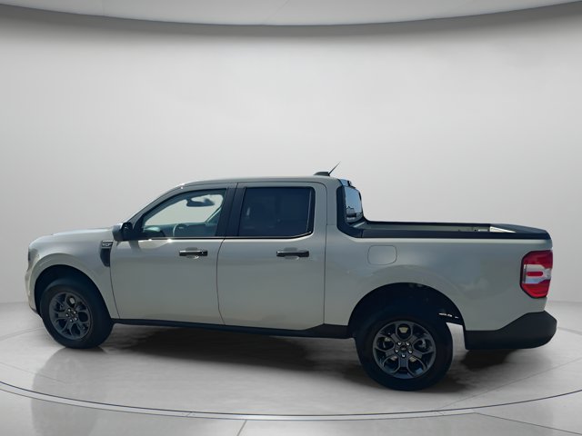 Vehicle image 27 of 64