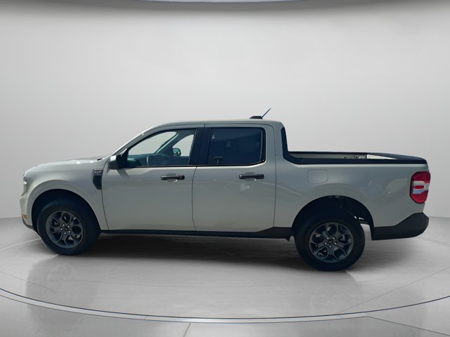 Vehicle image 31 of 64