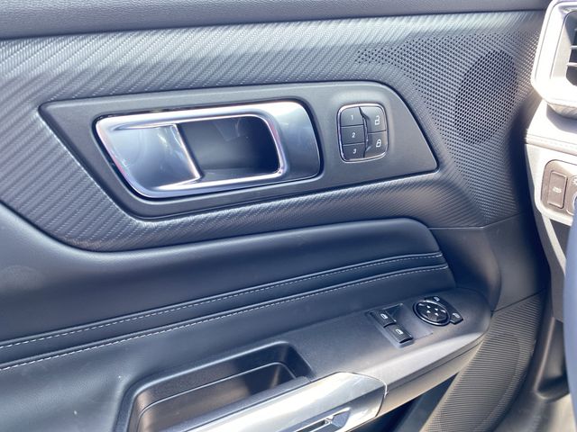 Vehicle image 27 of 35