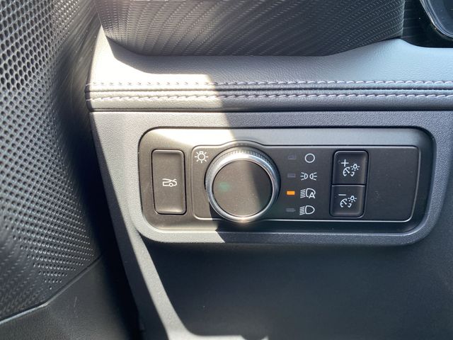 Vehicle image 24 of 35