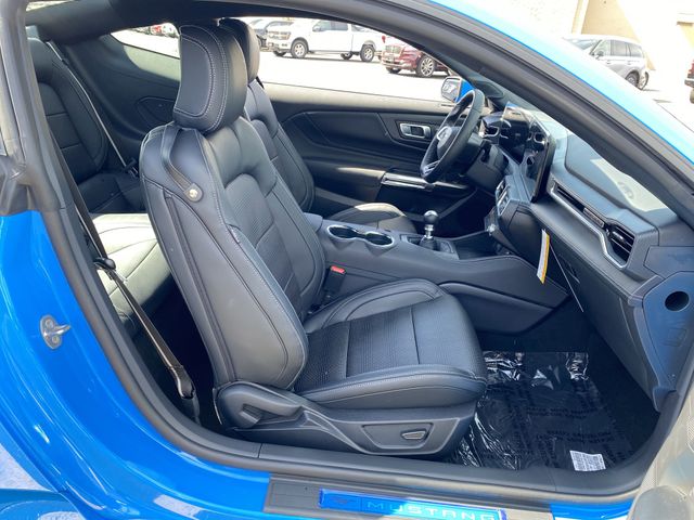 Vehicle image 28 of 35