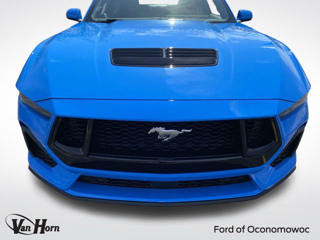Vehicle image 32 of 35